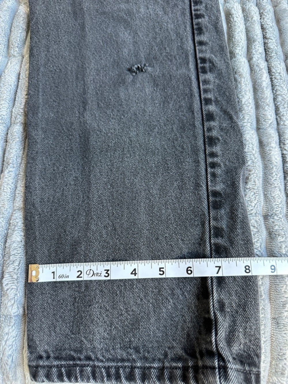Wrangler Black and Red Logo Relaxed Fit Jeans Label Detail - Picture 9 of 11